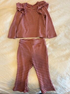 GAP Mauve Pink Striped Ruffle Shoulder Knit Top & Pants Set